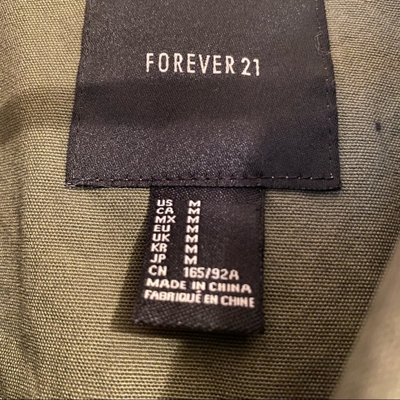 “Out of this world” jacket with pleather sleeves - Picture 3 of 6